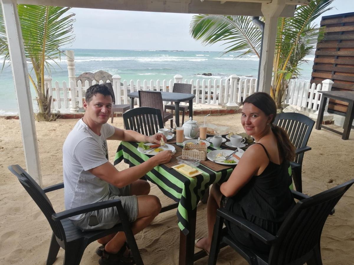Happy Beach Villa Resort Unawatuna Exterior foto