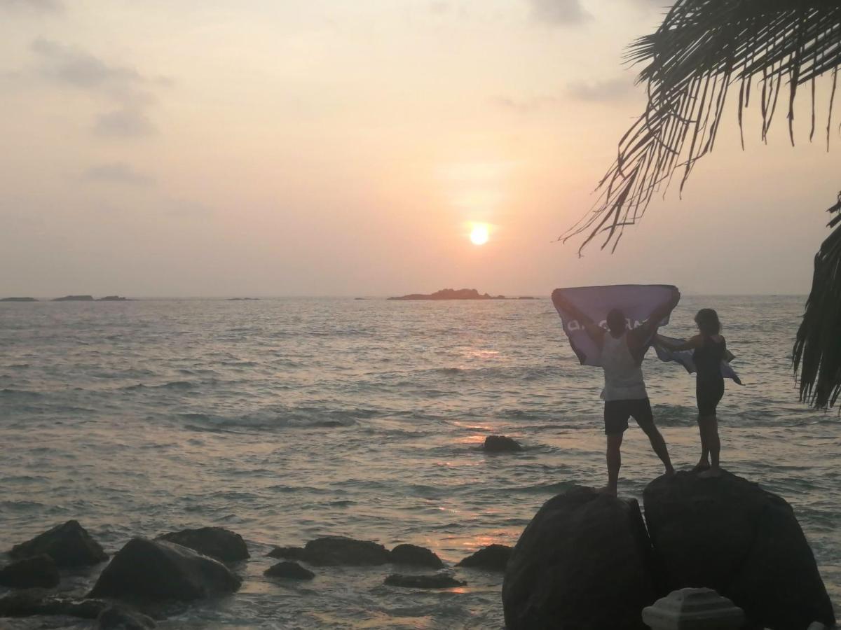 Happy Beach Villa Resort Unawatuna Exterior foto