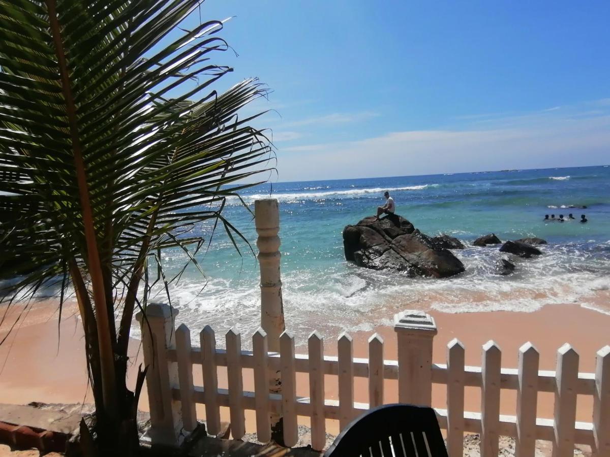 Happy Beach Villa Resort Unawatuna Exterior foto