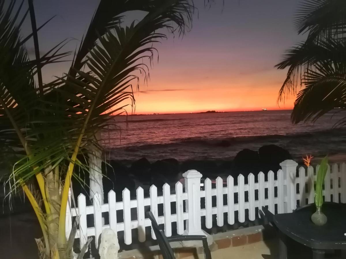 Happy Beach Villa Resort Unawatuna Exterior foto