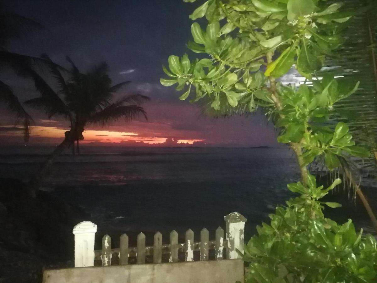 Happy Beach Villa Resort Unawatuna Exterior foto