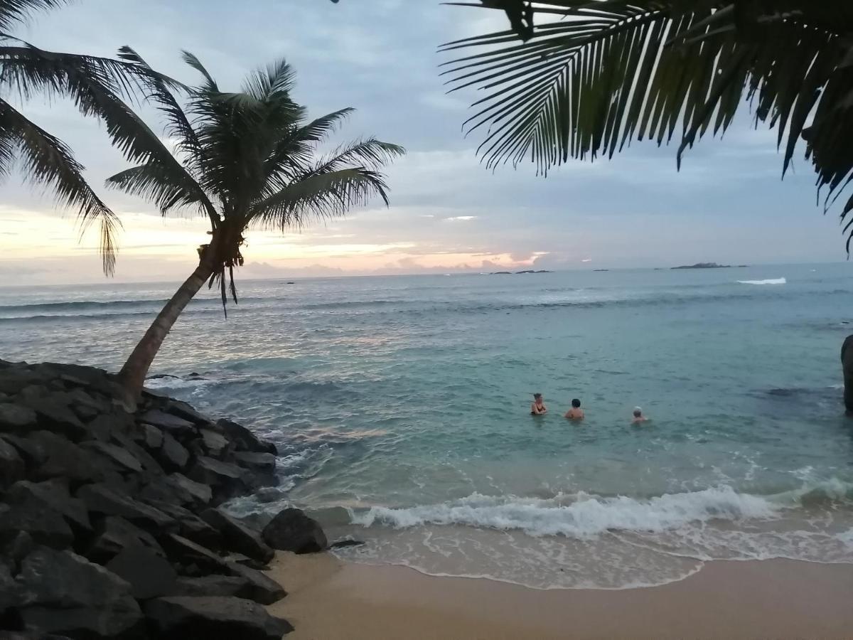 Happy Beach Villa Resort Unawatuna Exterior foto